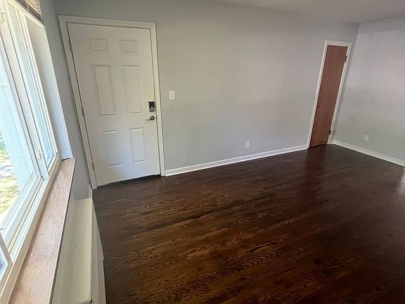 5th image of 3524 Hazelwood Ave APT 3