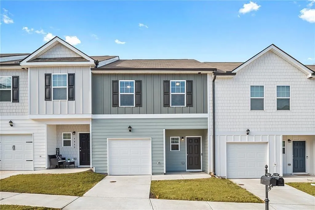 3 bed, 2.5 bath, 1906 sqft, $2,400 — Photo 1
