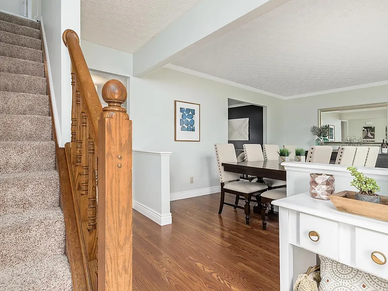 2104 Scottingham Dr — Photo 3
