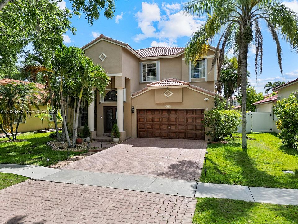 1st image of 1021 NW 185th Ter