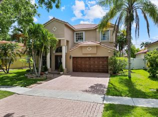 1021 NW 185th Ter, Pembroke Pines, FL 33029