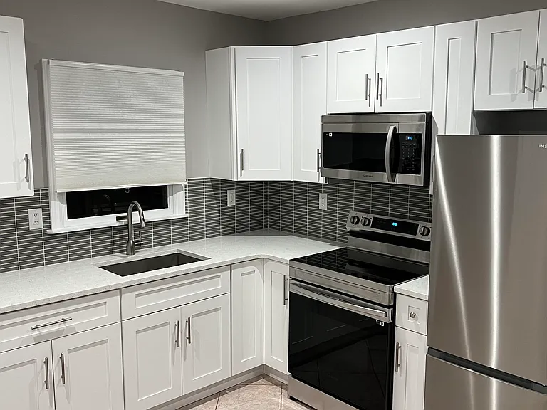 4 Margaret Ln — Photo 1