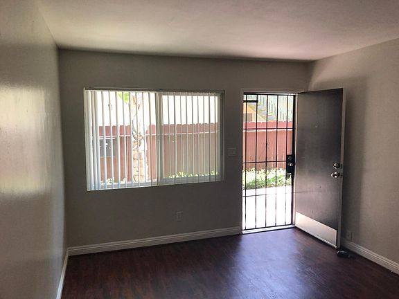 4th image of 4458 Cherokee Ave