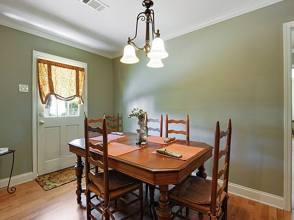 Breakfast room