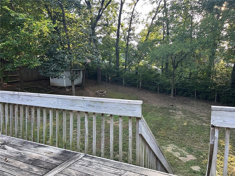 2nd image of 1407 Woodlawn Dr