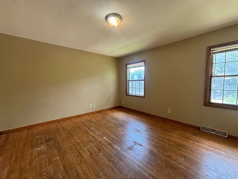 1714 Glenwood Ave — Photo 10