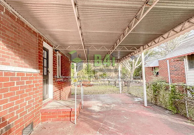 904 Harbison Dr — Photo 2