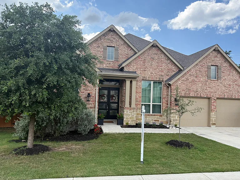 120 Quiet Oak Rd — Photo 2
