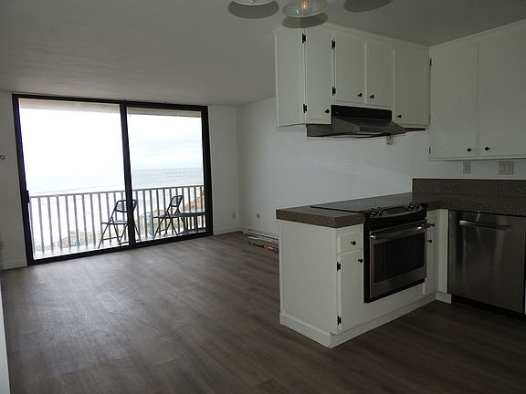 3rd image of 5015 Santa Cruz Ave Unit 203