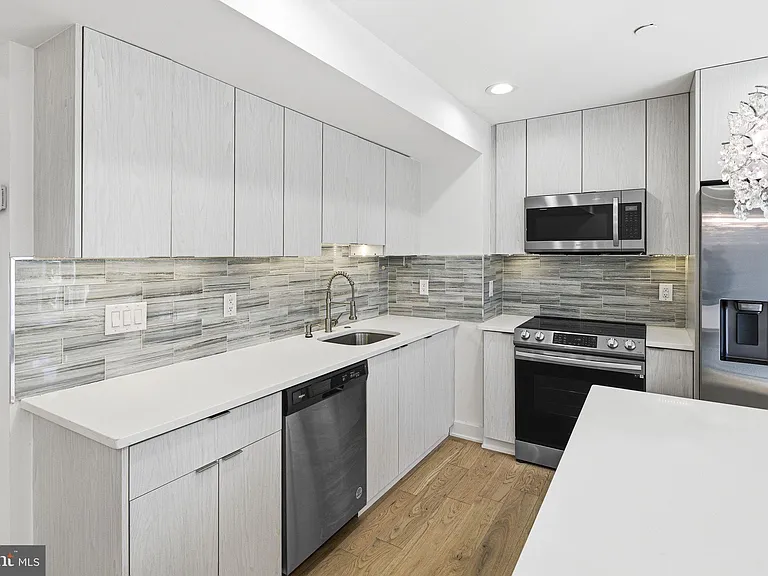 1329 N 17th St #8D — Photo 3