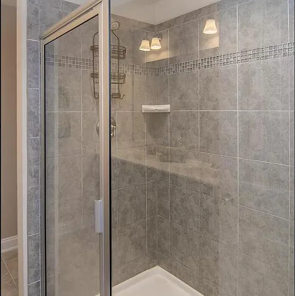 1424 Providence Green Ln — Photo 12