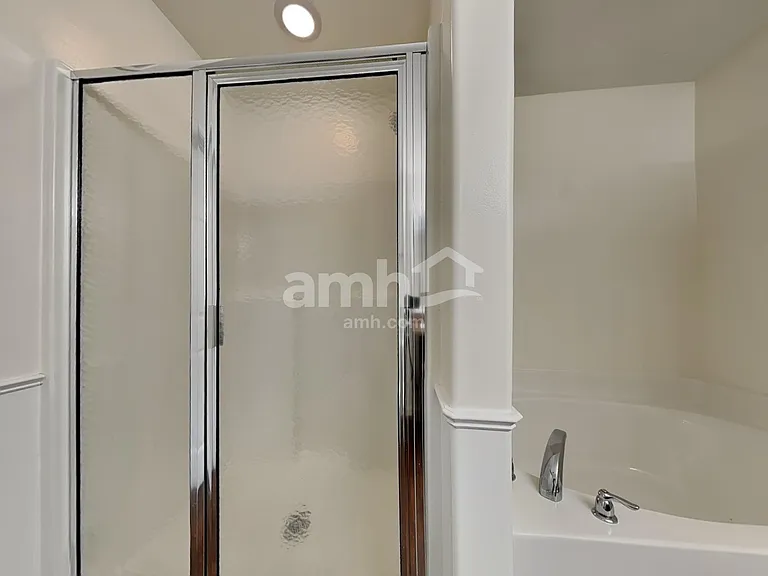 126 Roseberry Cir — Photo 14