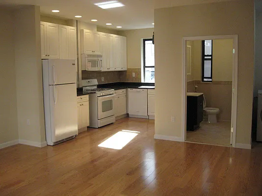 Rented by Bohemia Realty Group | media 11