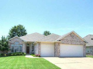 205 W Charleston Pl S, Broken Arrow, OK 74011