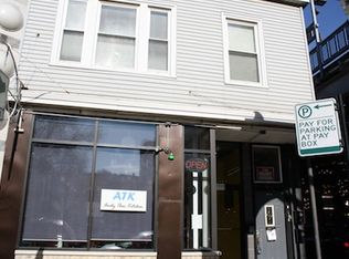946 W Wellington Ave #2, Chicago, IL 60657