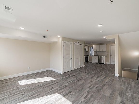 3rd image of 5047 Baltimore Ave #3