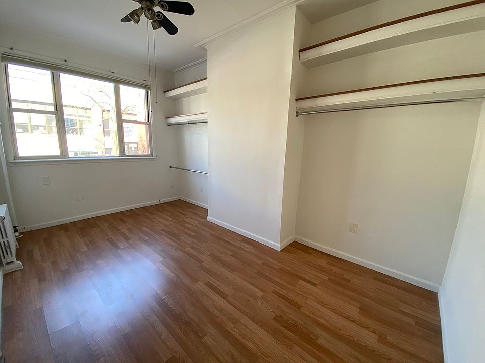 1st image of 11-14 47th Ave #1R