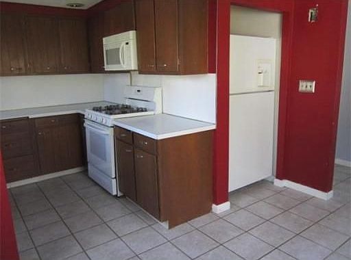 3rd image of 108 Great Republic Ave