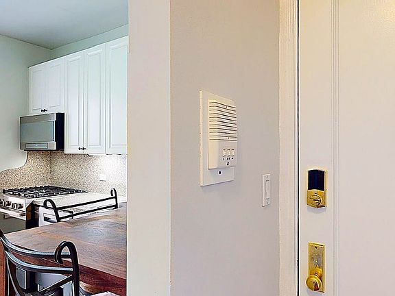 4th image of 45-20 43rd St APT 2F