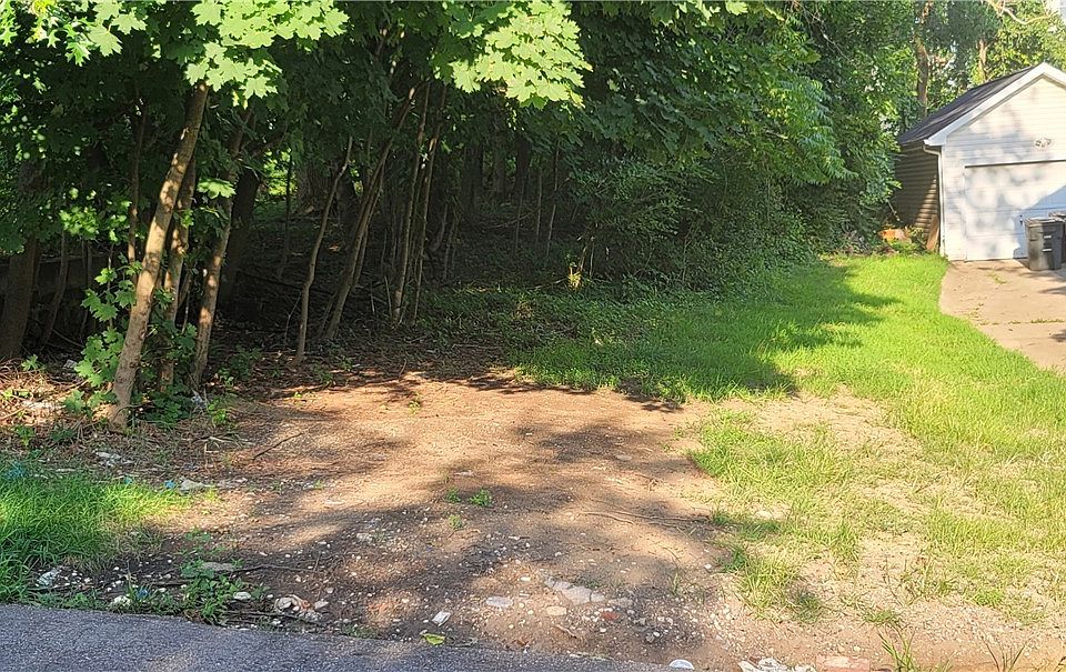 1st image of Garfield St