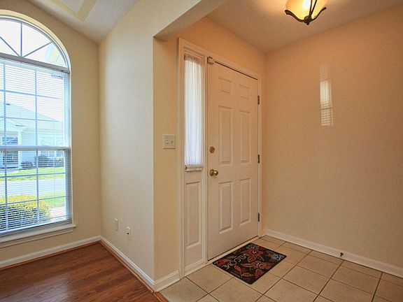 3rd image of 8513 Forest Way Dr