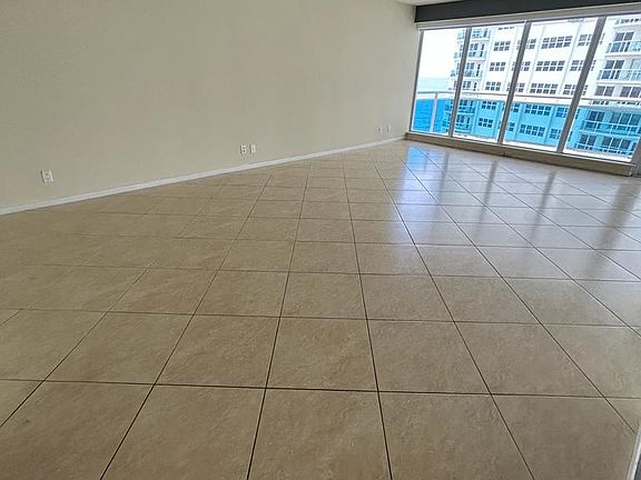 5th image of 3430 Galt Ocean Dr APT 1210