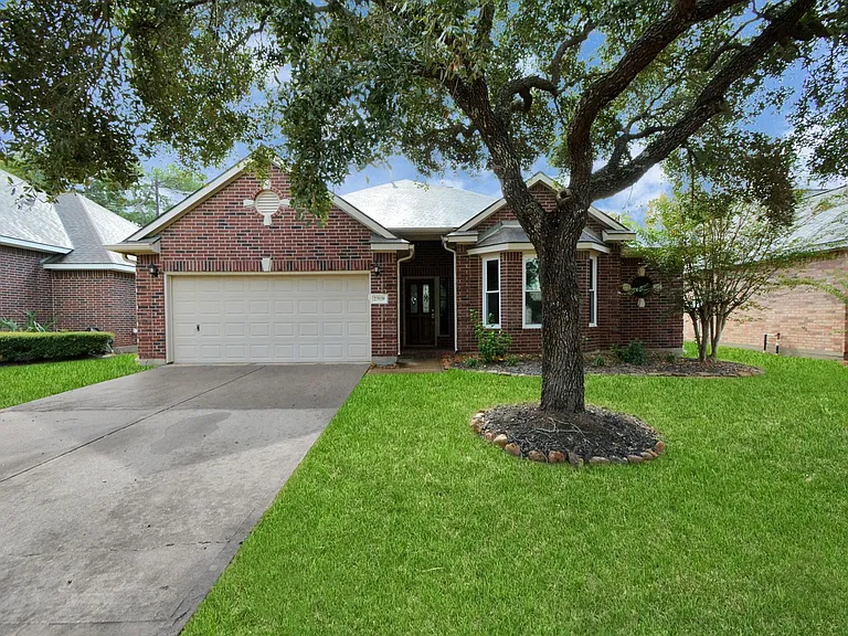 23939 River Place Dr — Photo 42