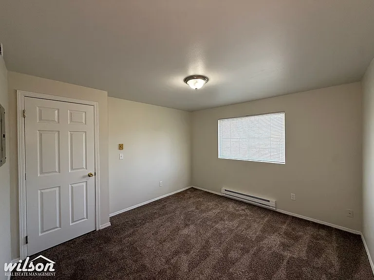 1303 Garfield Ave — Photo 9