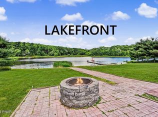 127 High Meadow Dr, Milford, PA 18337