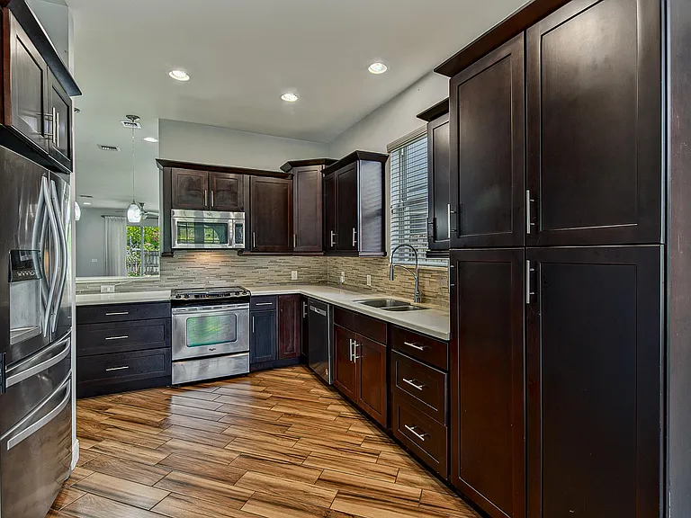 1135 NE 3rd Ave — Photo 19