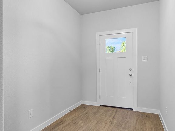 5th image of 227 Faith Ln