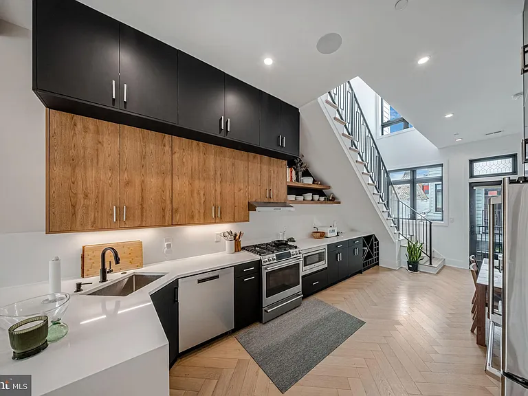 1462 Chapin St NW #8 — Photo 4