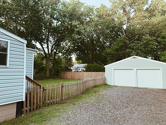 2nd image of 641 Queen Anne Dr