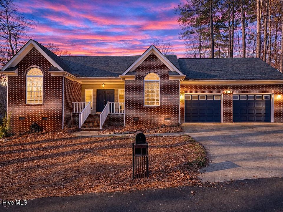 1st image of 1711 Chateau Circle