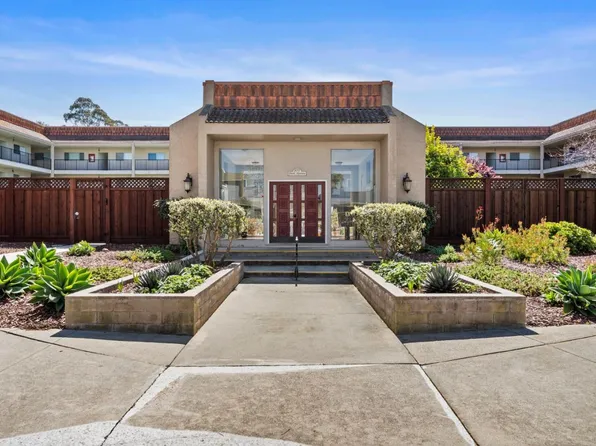 870 Park Ave APT 211, Capitola, CA 95010