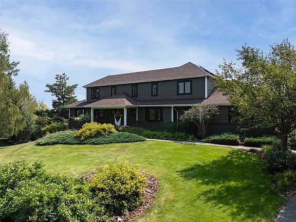 4th image of 122 Erik Dr