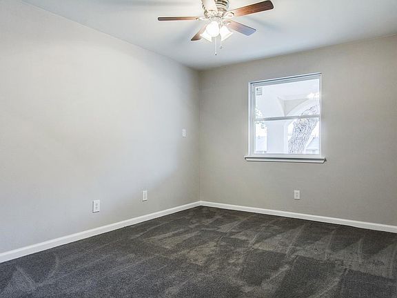 3rd image of 2404 Glacier St