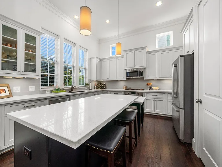 816 Ennis St — Photo 13