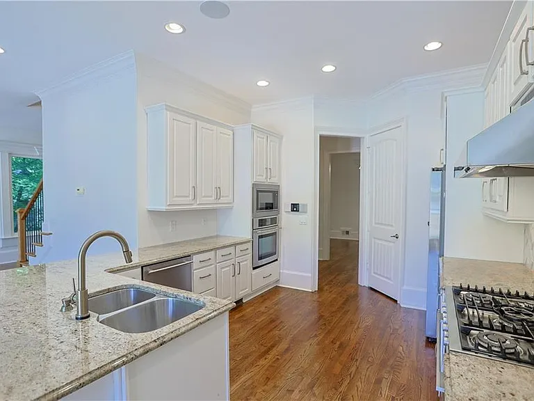 1296 Lenox Park Blvd — Photo 24