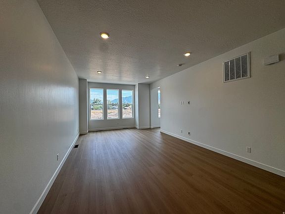 3rd image of 1558 N 1875 W #245