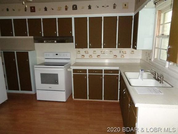 3rd image of 507 N Hughes Ave
