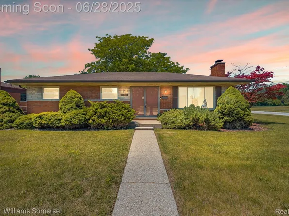 31591 Louise Dr, Warren, MI 48088