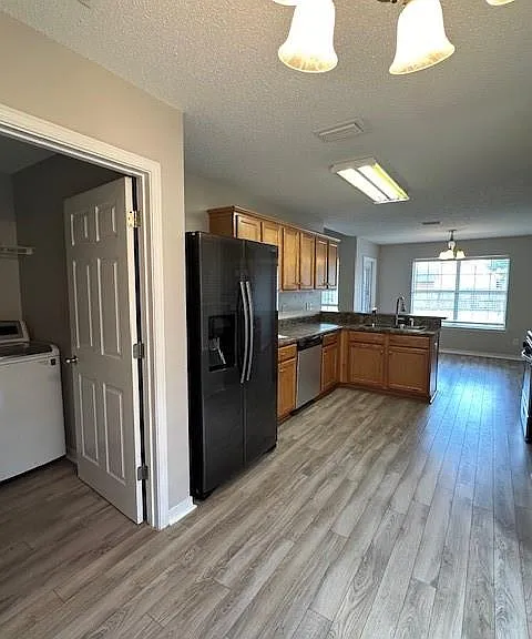 2719 Rosebud Dr — Photo 4