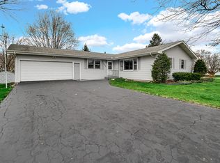 2002 Crockett Ave, Valparaiso, IN 46383