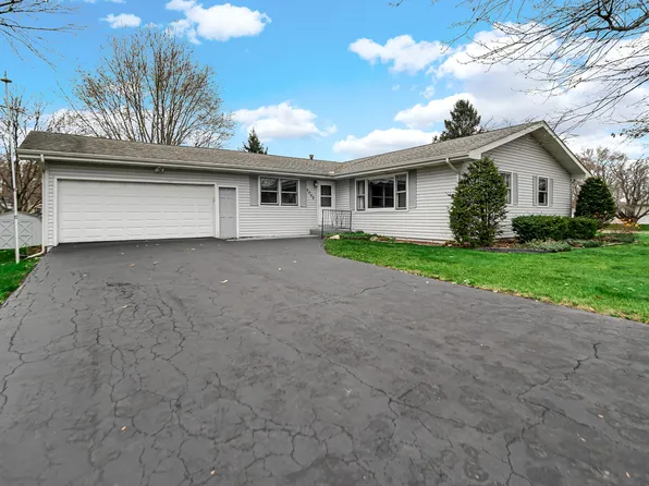 2002 Crockett Ave, Valparaiso, IN 46383