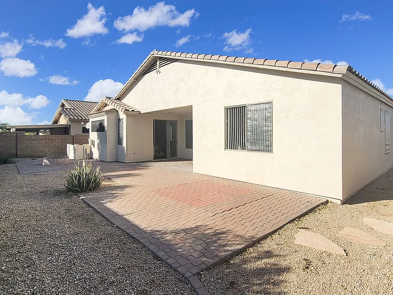 18651 W Sunrise Dr — Photo 33