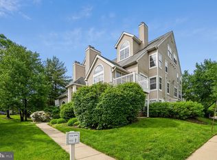 933 Hillside Lake Ter APT 112, Gaithersburg, MD 20878