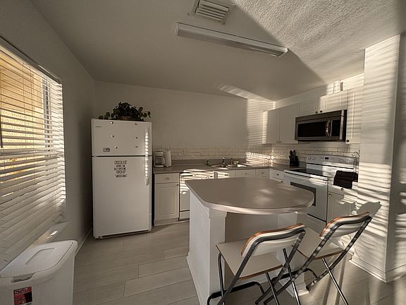 5th image of 2833 Club Cortile Cir