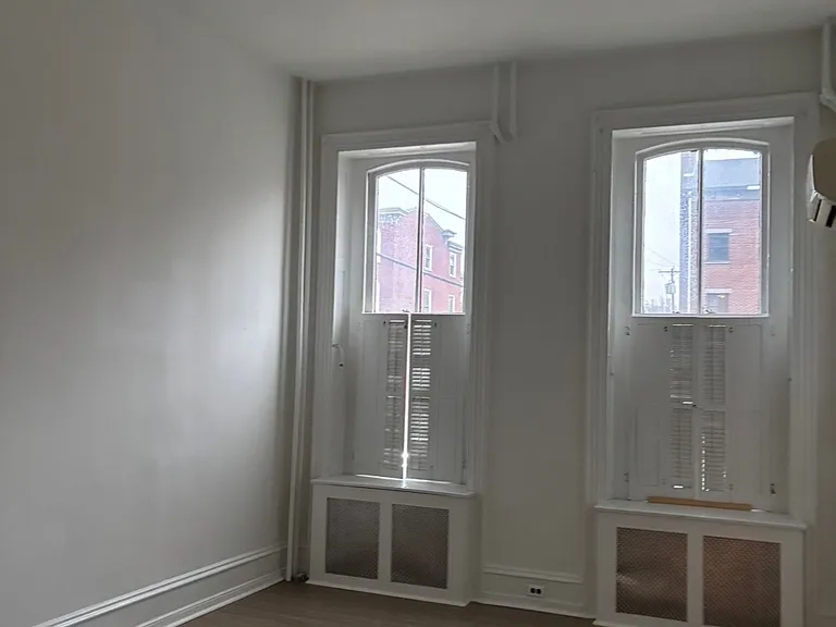 2038 Spring Garden St #2 — Photo 7