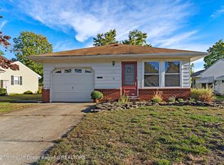 100 Charlotteville Dr S, Toms River, NJ 08757